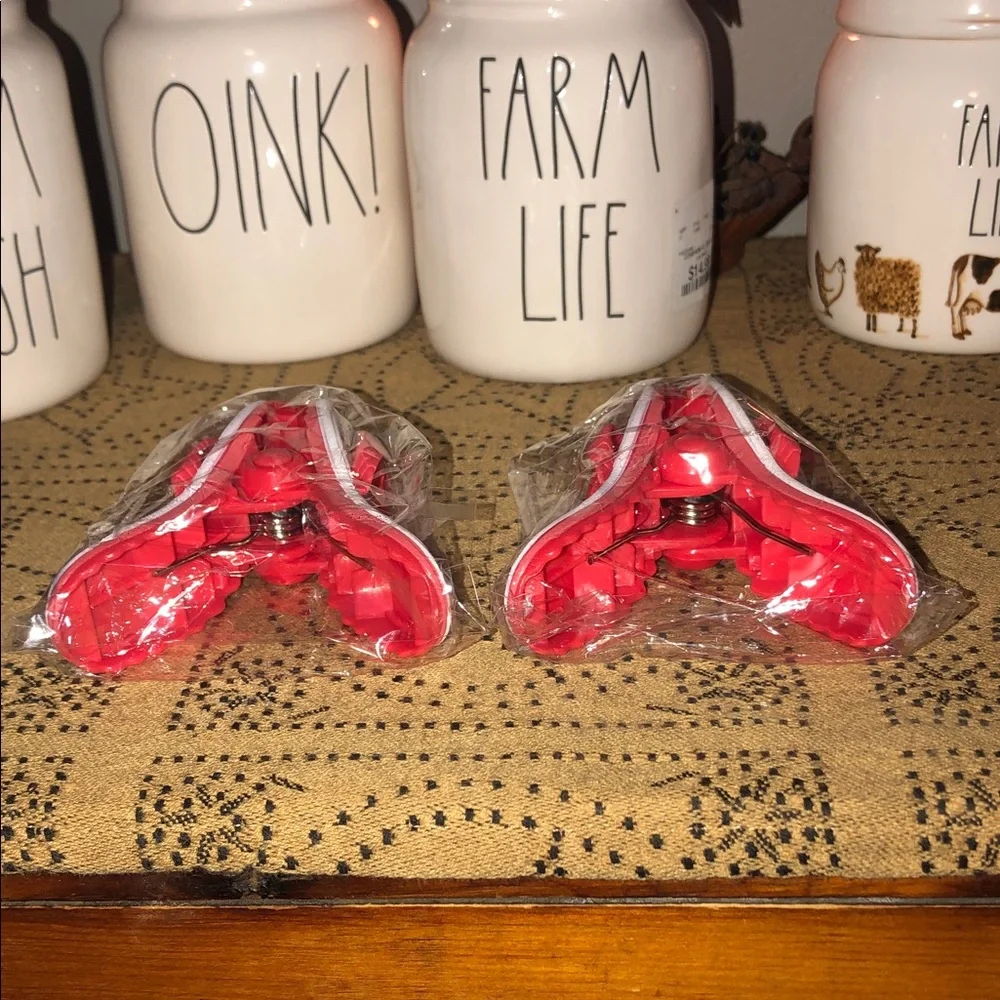 Red/Pink Flip Flop Shaped Beach Towel Clips Set of 2